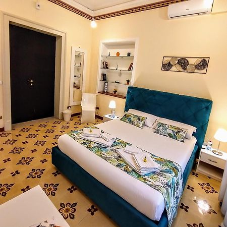 Suleima B&B Messina Centro Esterno foto