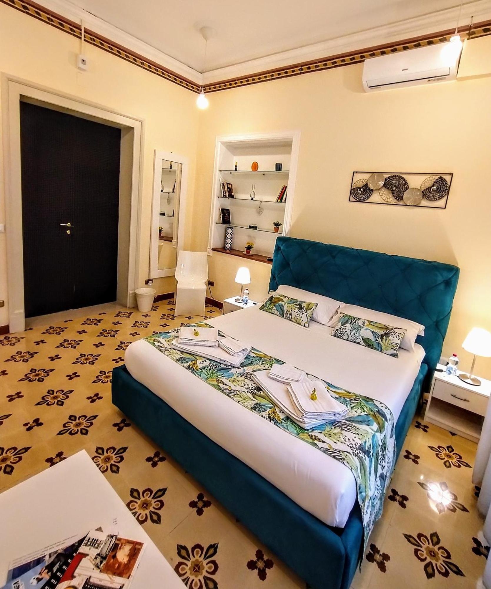Suleima B&B Messina Centro Esterno foto