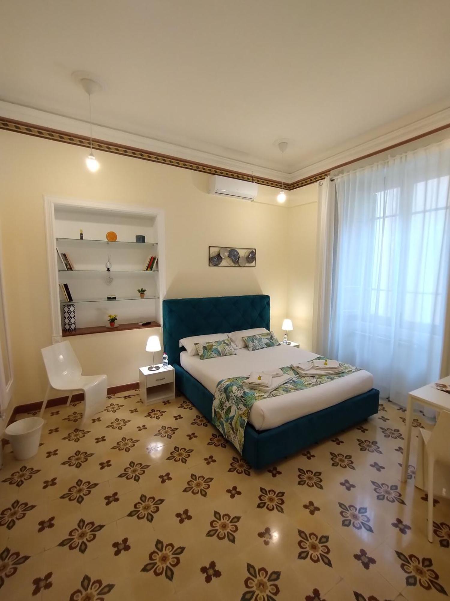 Suleima B&B Messina Centro Esterno foto