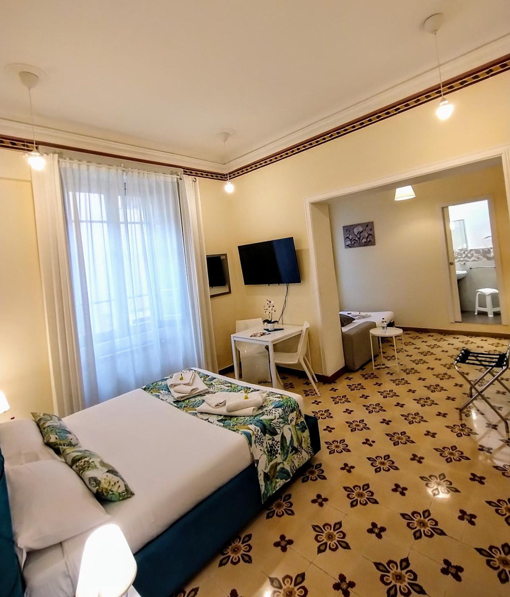 Suleima B&B Messina Centro Esterno foto