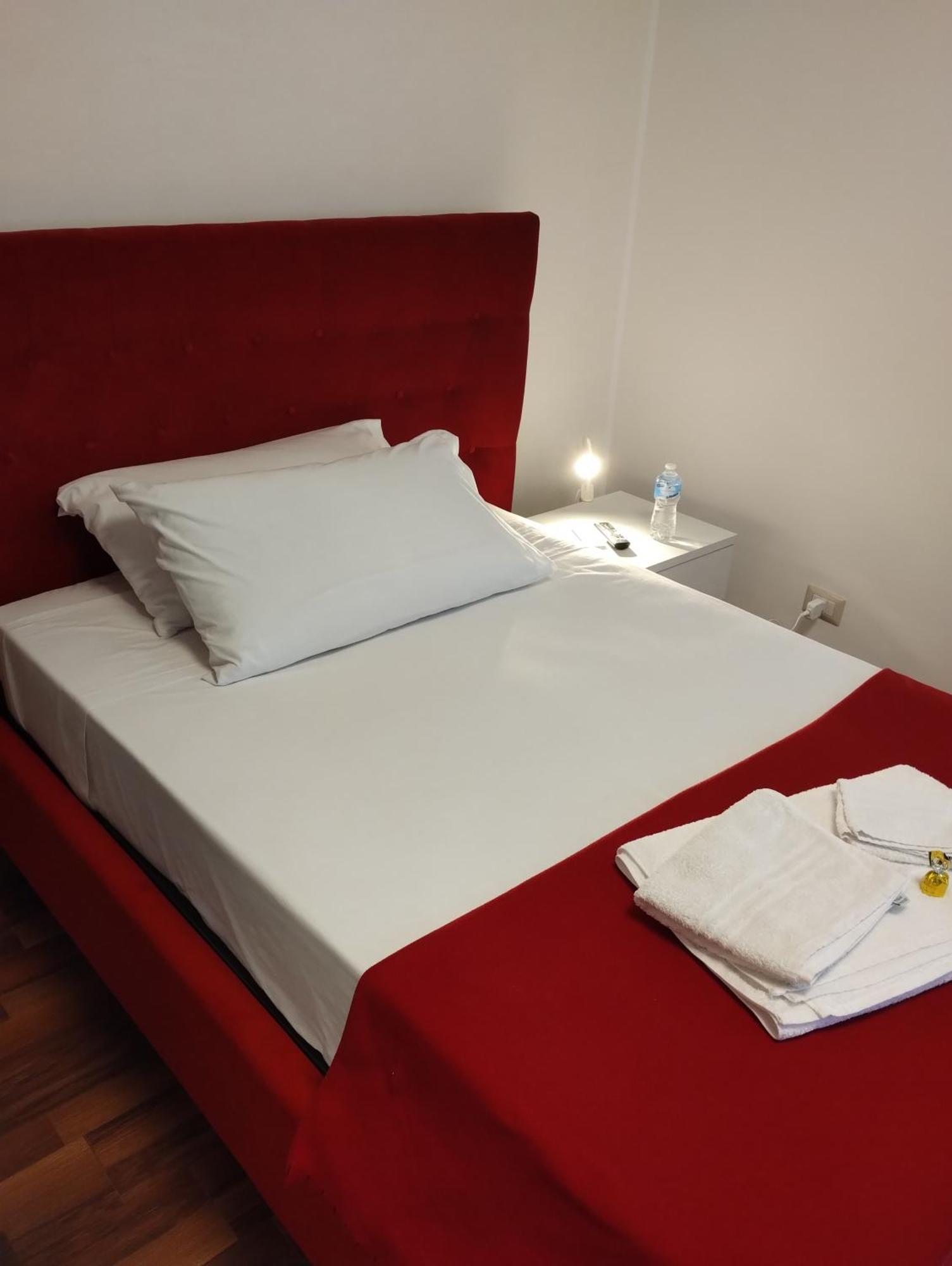 Suleima B&B Messina Centro Esterno foto