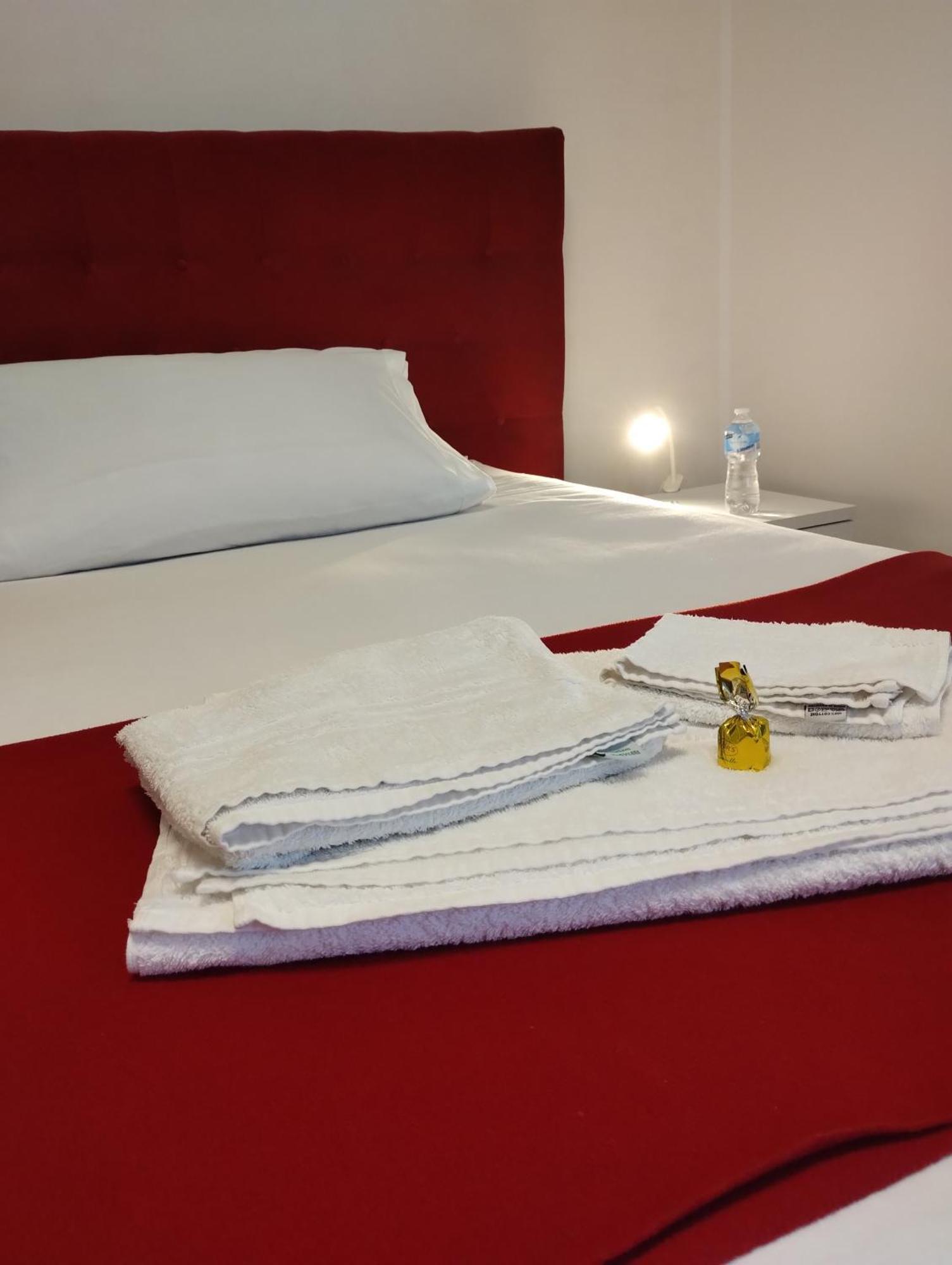 Suleima B&B Messina Centro Esterno foto