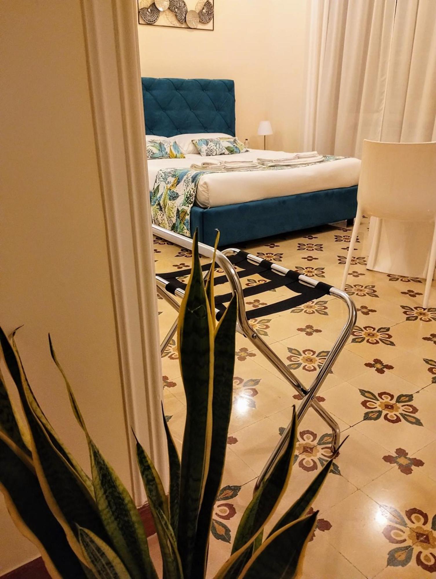 Suleima B&B Messina Centro Esterno foto