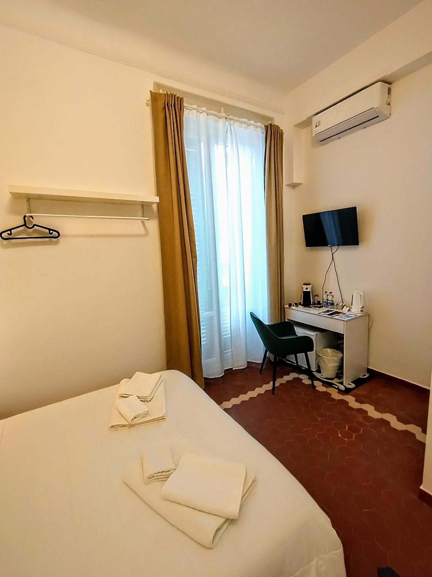 Suleima B&B Messina Centro Esterno foto